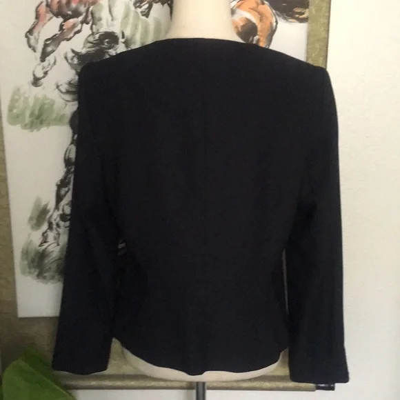 Calvin Klein - Picture 3 of 7